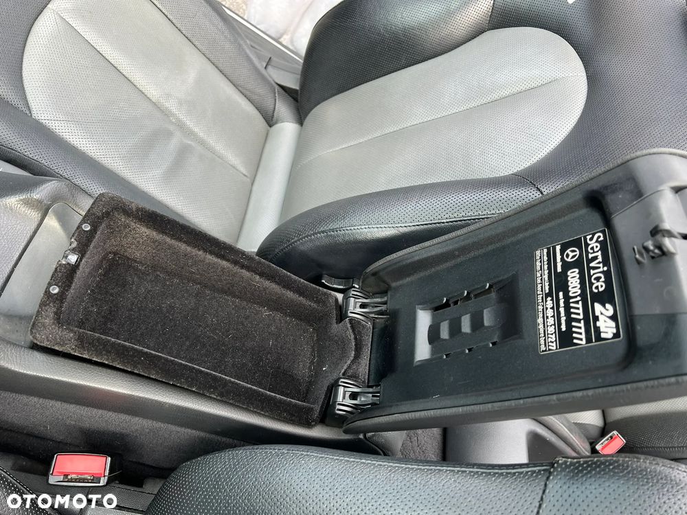 Mercedes-Benz CLK - 28