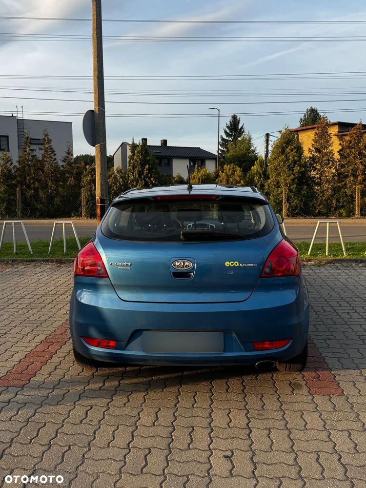 Kia Ceed - 4
