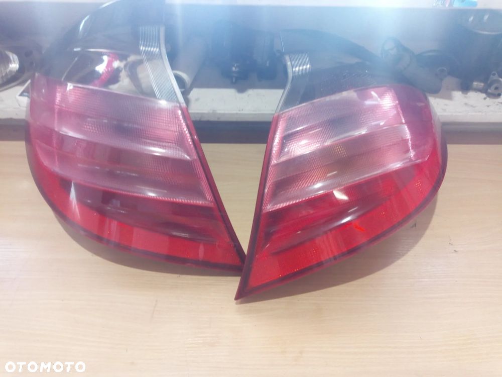 Mercedes W203 coupe lampy tylnie - 1
