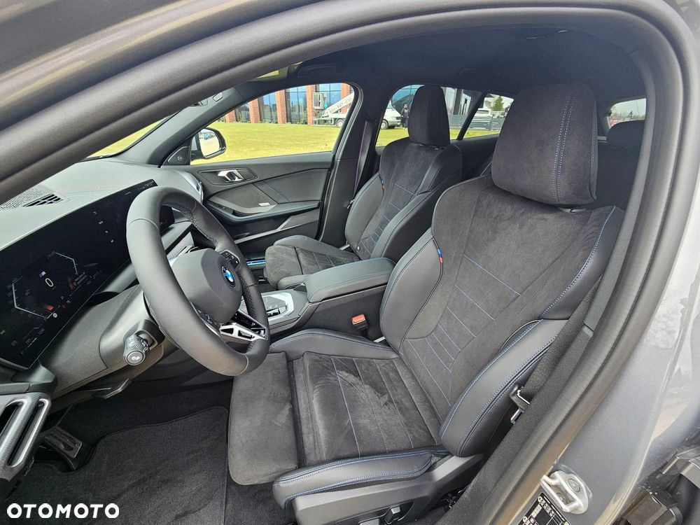 BMW Seria 1 120 mHEV - 11
