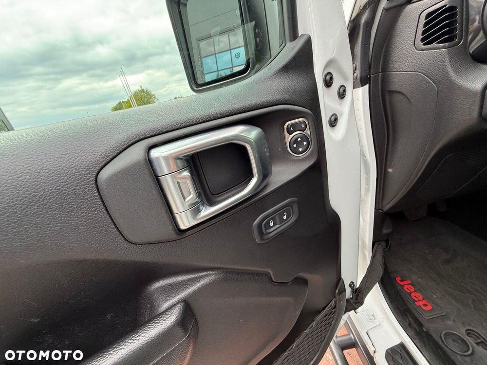 Jeep Gladiator - 12