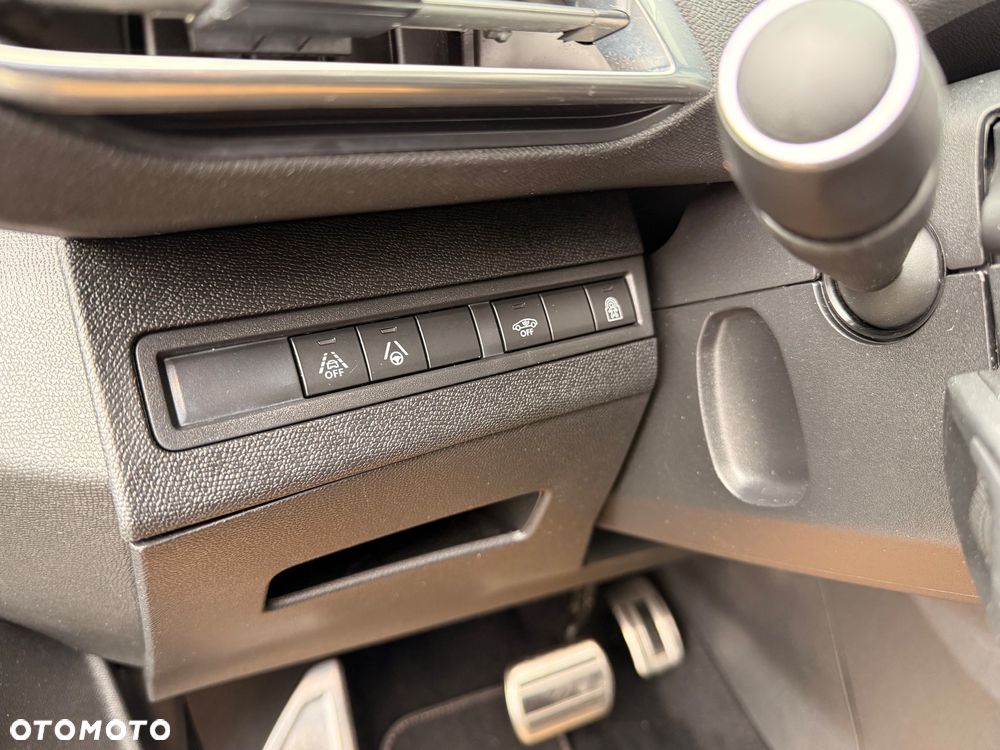 Peugeot 3008 1.6 PureTech GT S&S EAT8 - 33