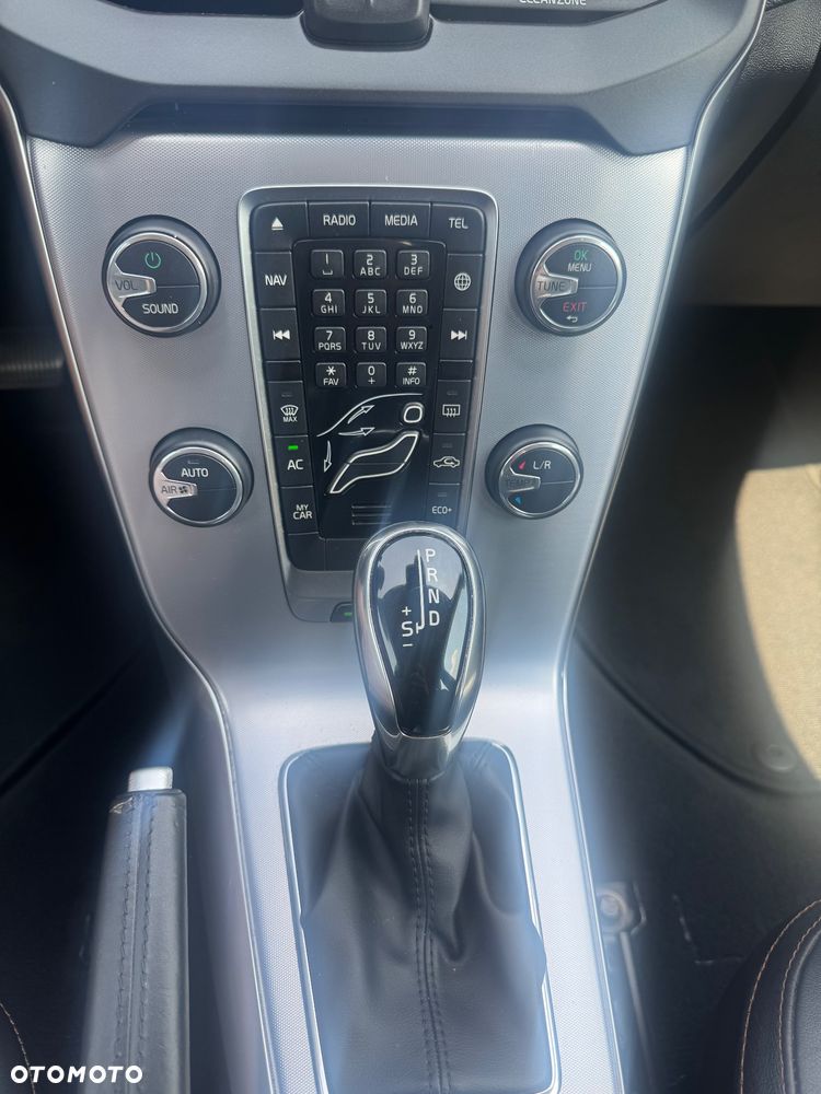 Volvo V40 T3 Geartronic Summum - 20