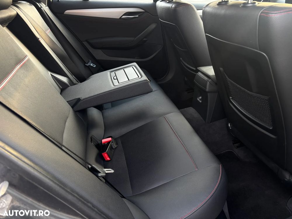 BMW X1 sDrive20d Sport Line - 7