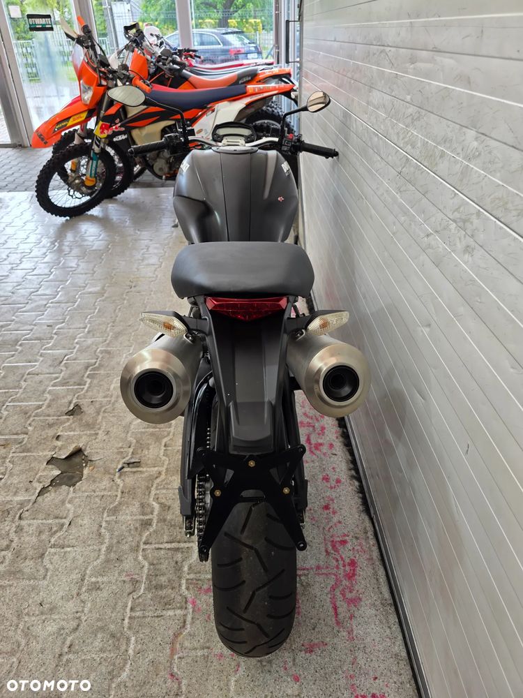Ducati Monster - 25
