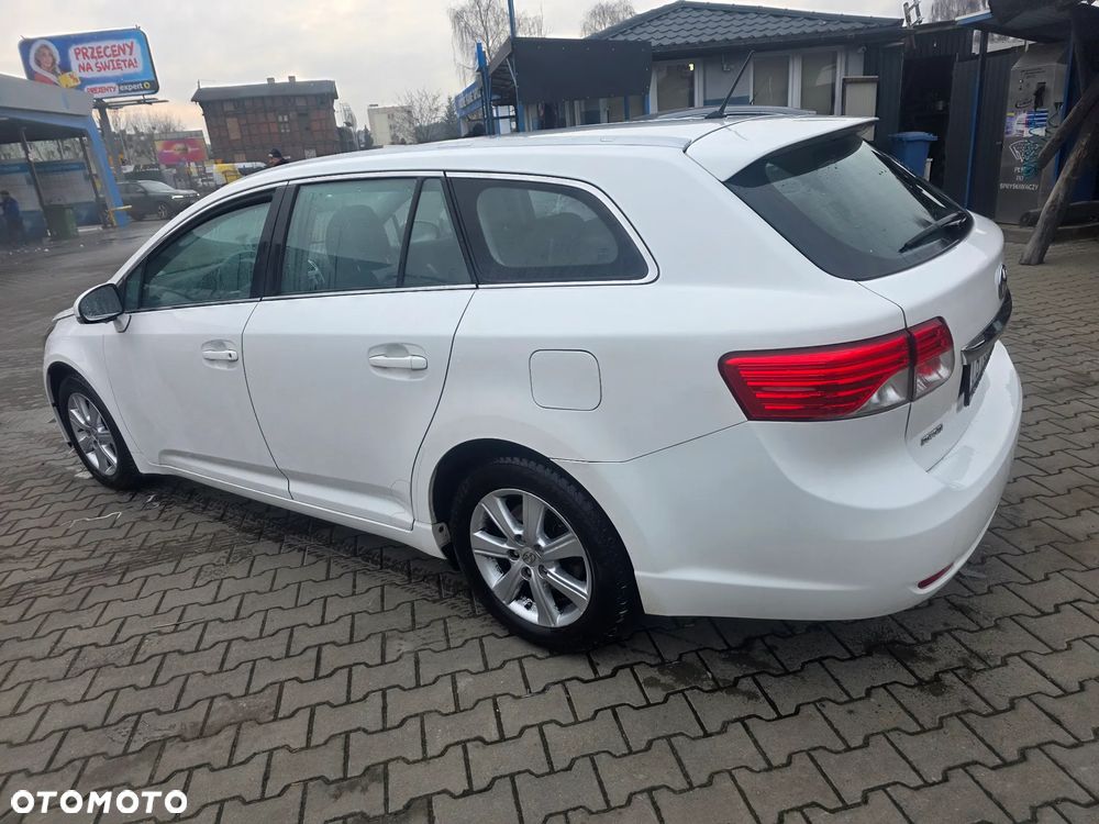 Toyota Avensis 2.0 D-4D Sol - 4