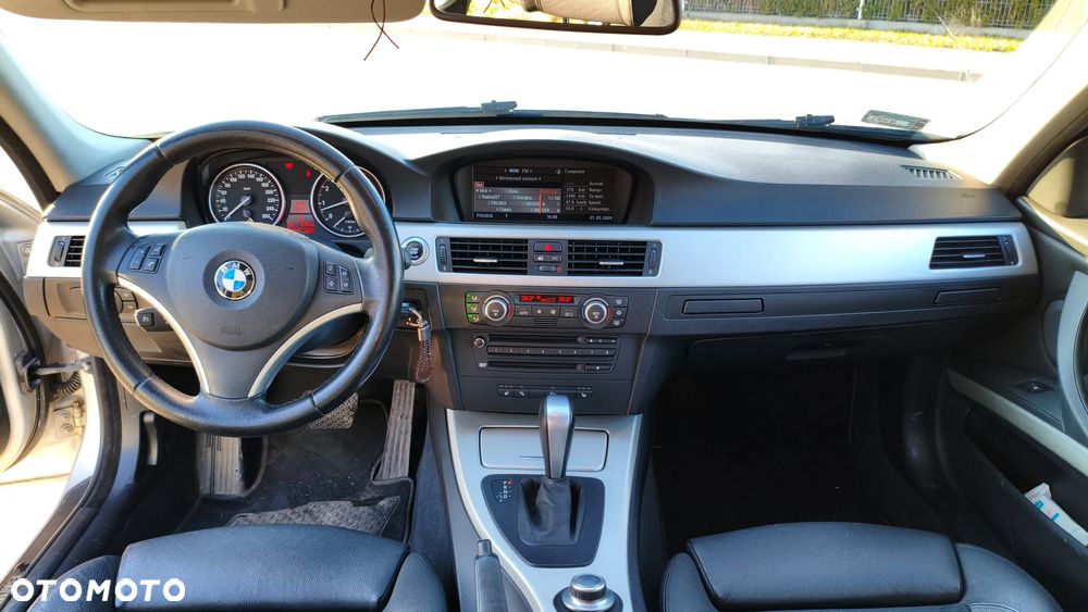 BMW Seria 3 330xi - 4