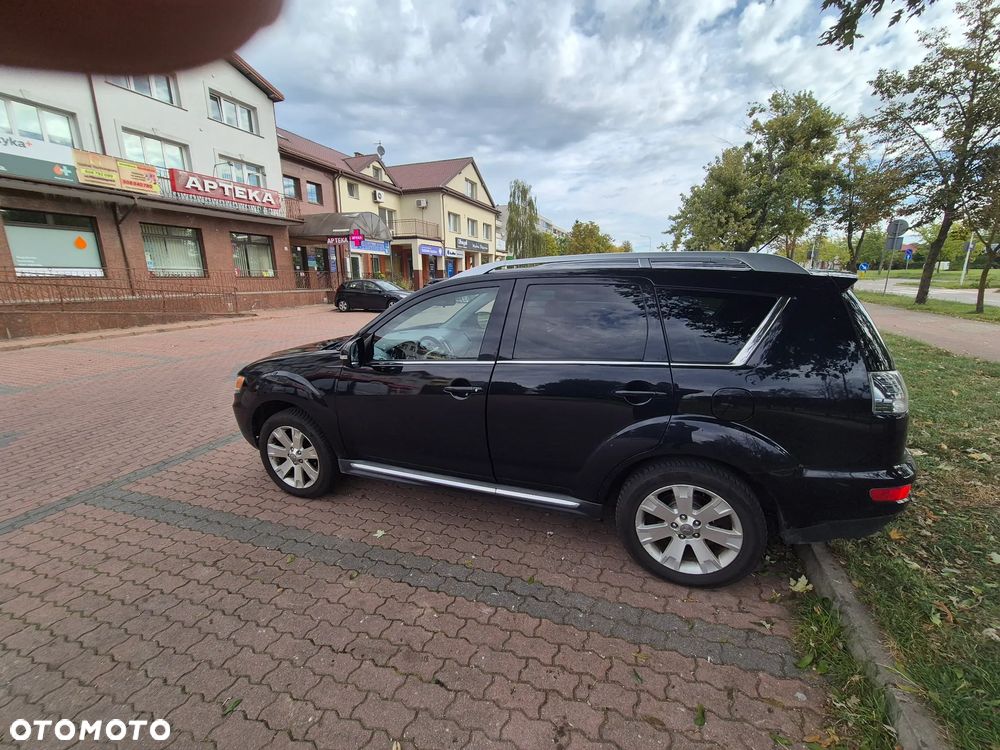 Mitsubishi Outlander 2.0 Intense NAVI 2WD EU5 CVT - 13