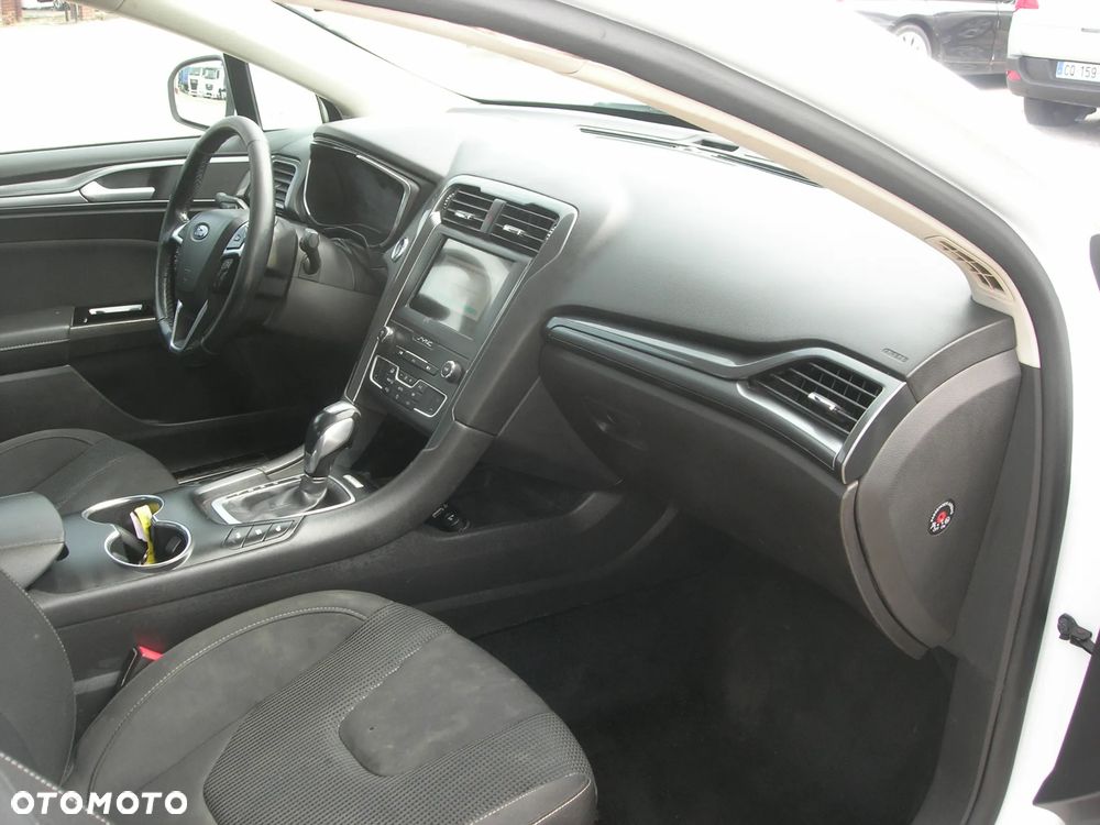 Ford Mondeo 2.0 Hybrid Trend - 23