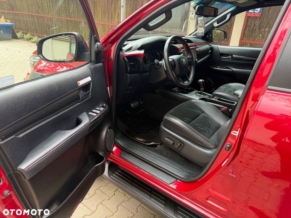 Toyota Hilux 2.8 D-4D Double Cab GR Sport 4x4 - 10