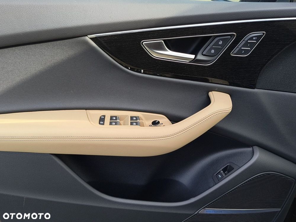 Audi Q8 - 24