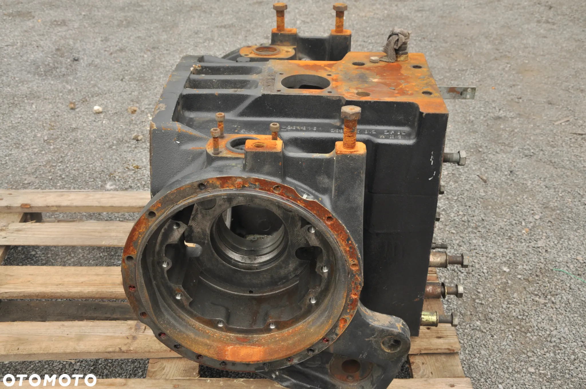 Obudowa tylnego mostu Deutz Fahr M620 - 4
