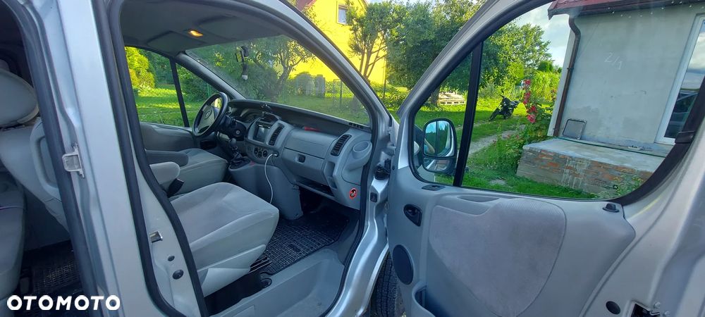 Opel Vivaro Tour - 11