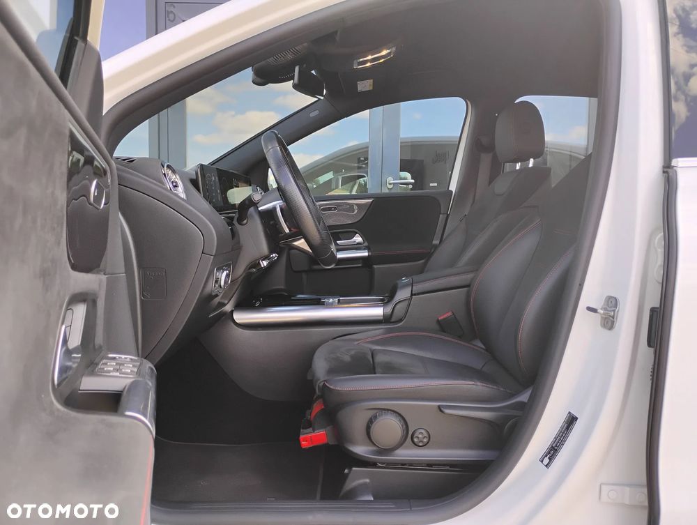 Mercedes-Benz Klasa B 200 AMG Line 7G-DCT - 11