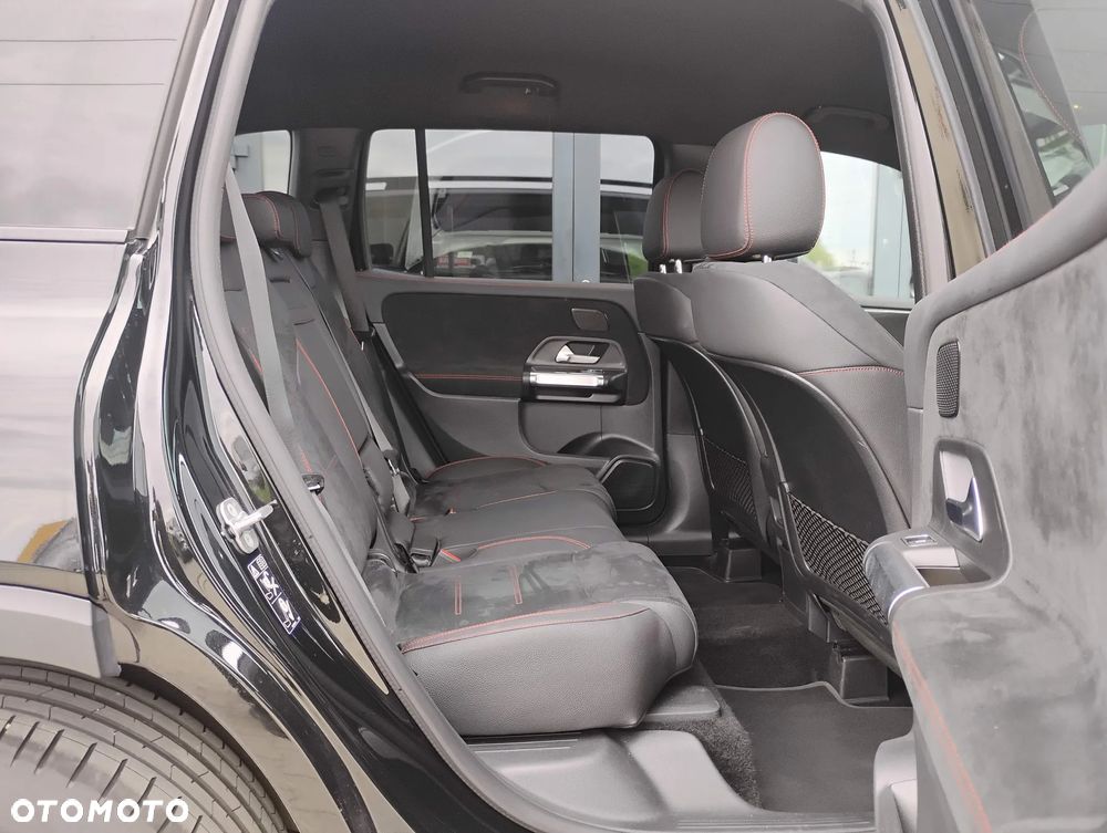 Mercedes-Benz GLB 200 AMG Line 7G-DCT - 17