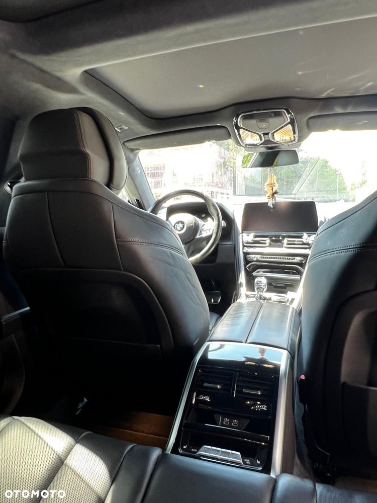 BMW Seria 8 840i xDrive - 13