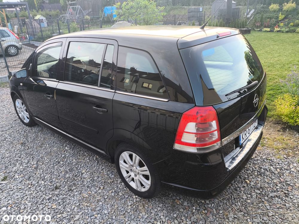 Opel Zafira 1.9 CDTI Cosmo - 4