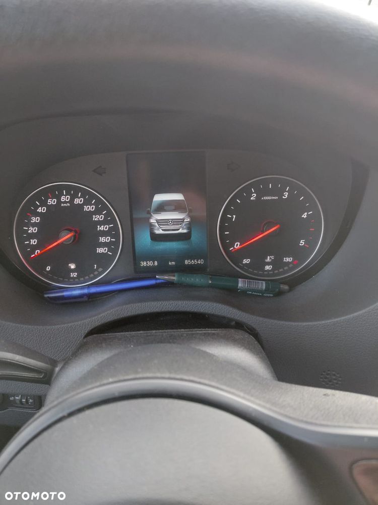Mercedes-Benz Sprinter - 10