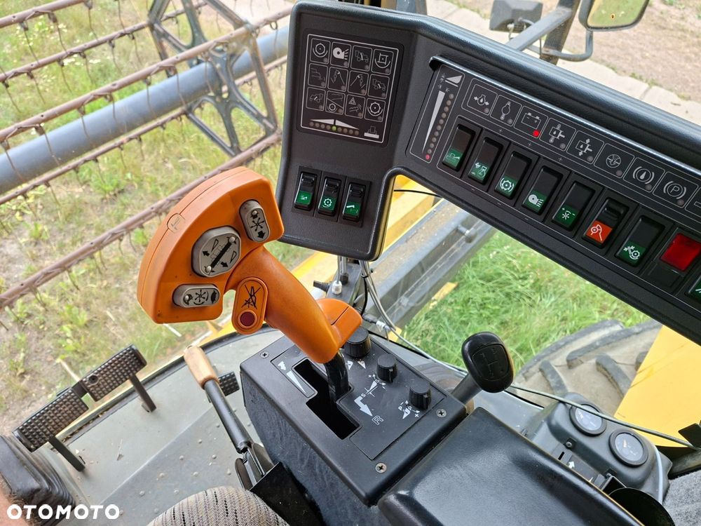 New Holland Tx 68 - 11