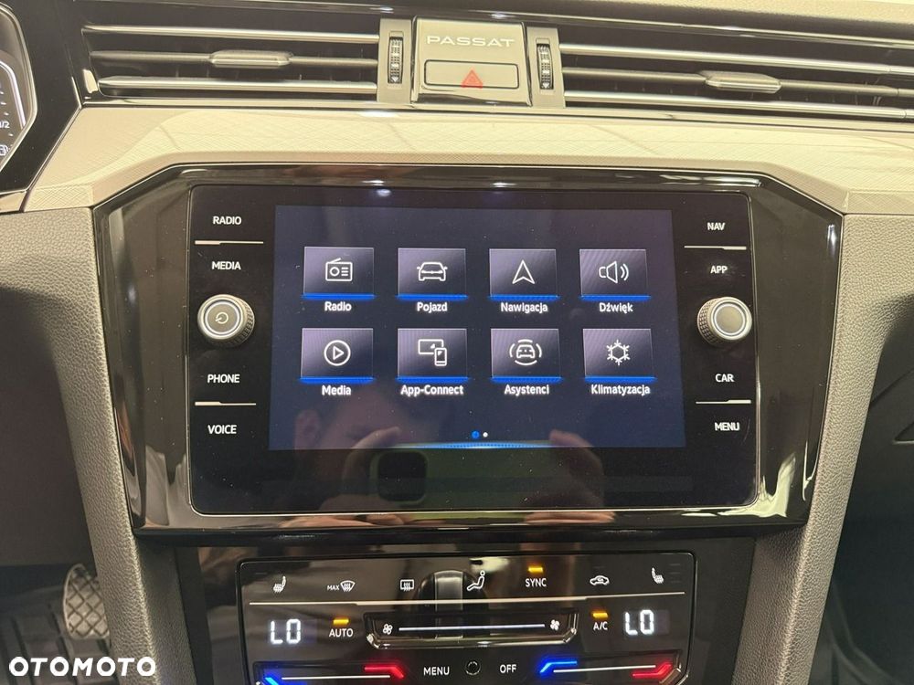 Volkswagen Passat - 20