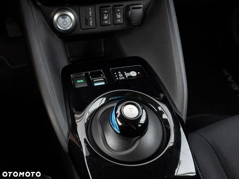 Nissan Leaf 40kWh N-Connecta - 16
