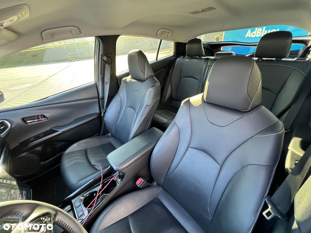 Toyota Prius Hybrid Executive - 8