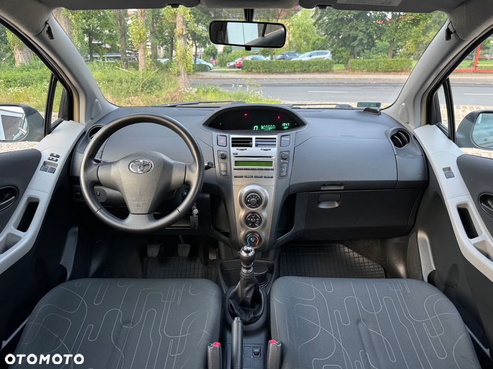 Toyota Yaris - 5