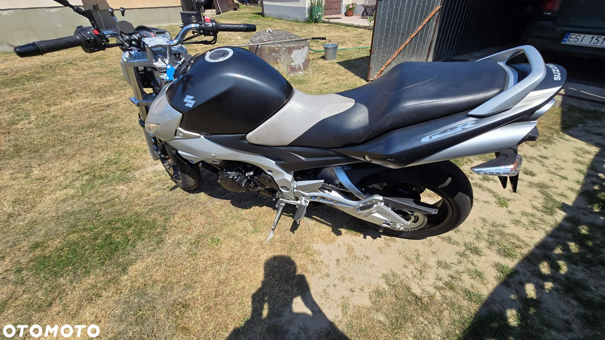 Suzuki GSR - 18