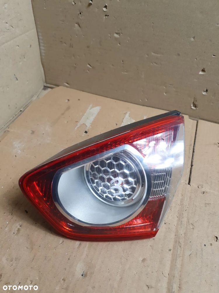 LAMPA PRAWA TYŁ TYLNA W KLAPĘ FORD KUGA MK1 08-13R - 1