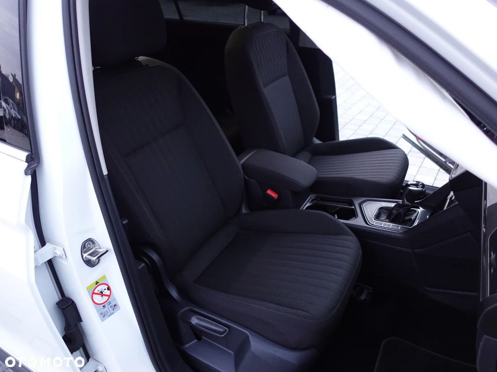 Volkswagen Tiguan - 5
