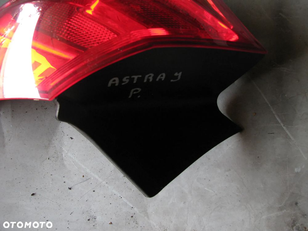 LAMPA TYLNA PRAWA OPEL ASTRA J IV 4 Hatchback HB tył - 4