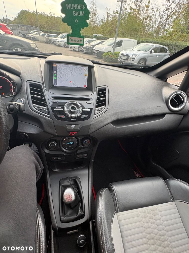 Ford Fiesta ST2 - 11