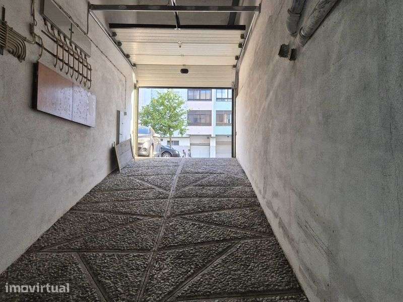 Arrenda-se Garagem Box 25m2 no centro do Feijó - Grande imagem: 2/7