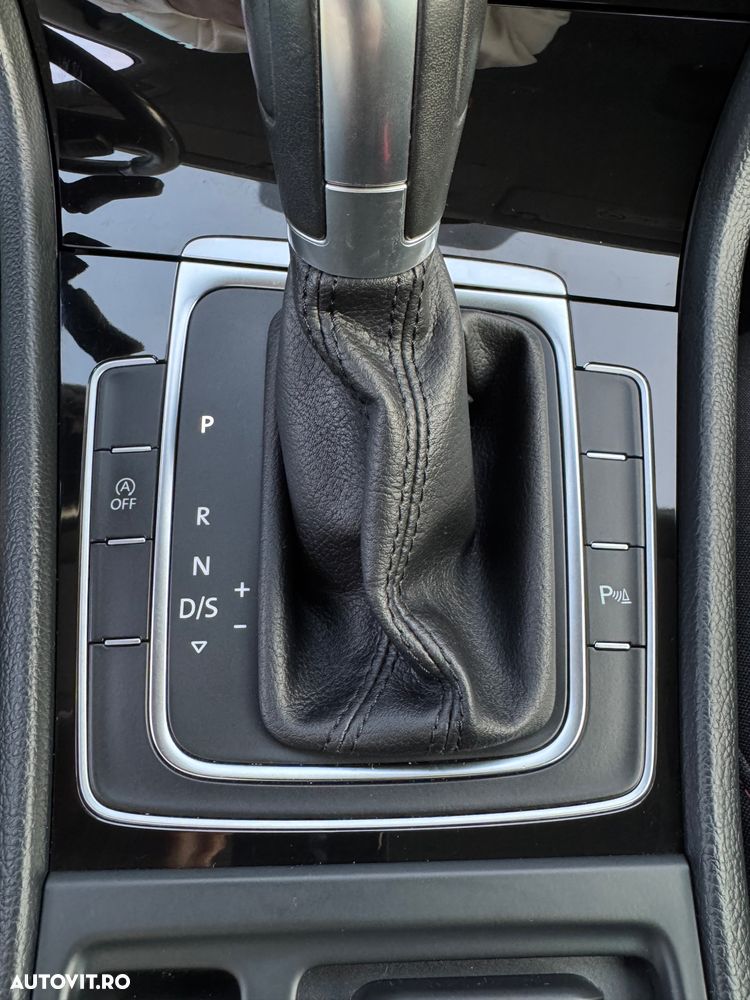 Volkswagen Golf 1.6 TDI DSG Sound - 22