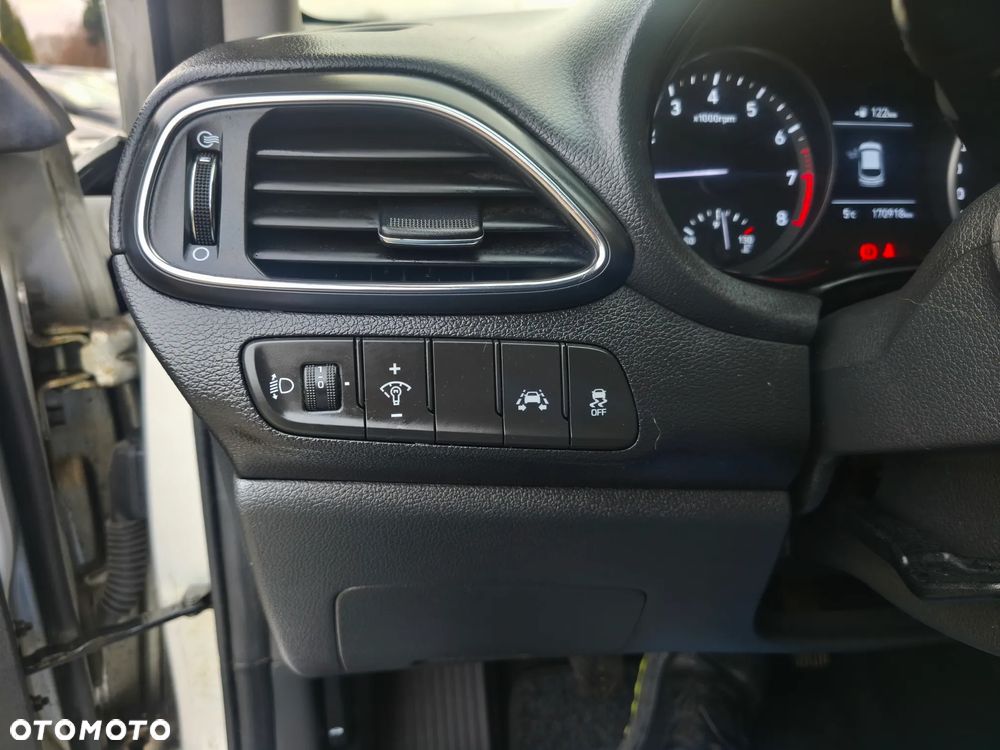 Hyundai i30 1.0 T-GDI GO - 19