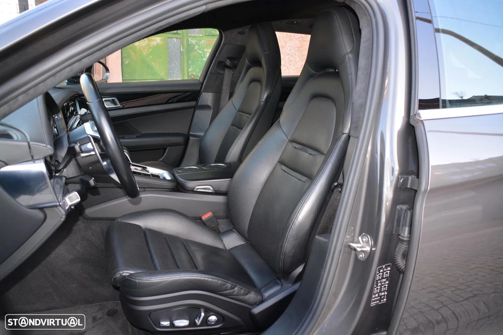 Porsche Panamera Sport Turismo Turbo S E-Hybrid - 25