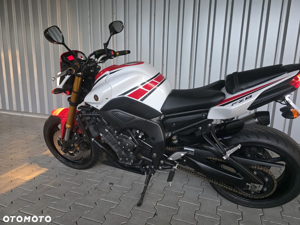 Yamaha FZ8 - 4