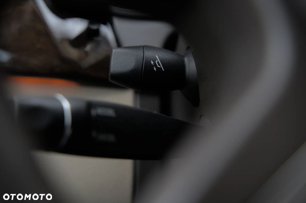 Mercedes-Benz GL 500 4Matic (BlueEFFICIENCY) 7G-TRONIC - 24