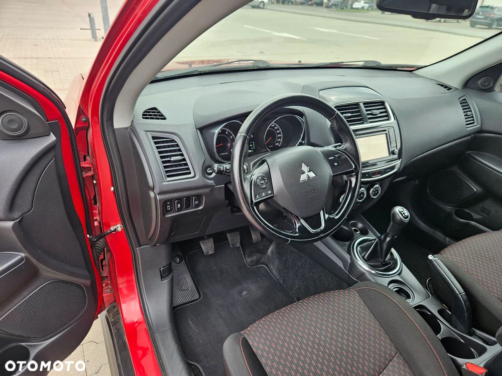 Mitsubishi ASX - 10