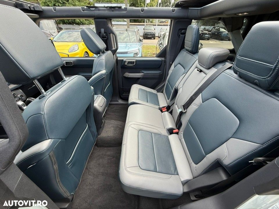 Ford Bronco - 11