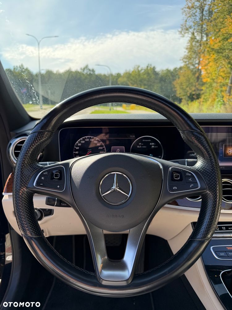 Mercedes-Benz Klasa E 300 9G-TRONIC - 15