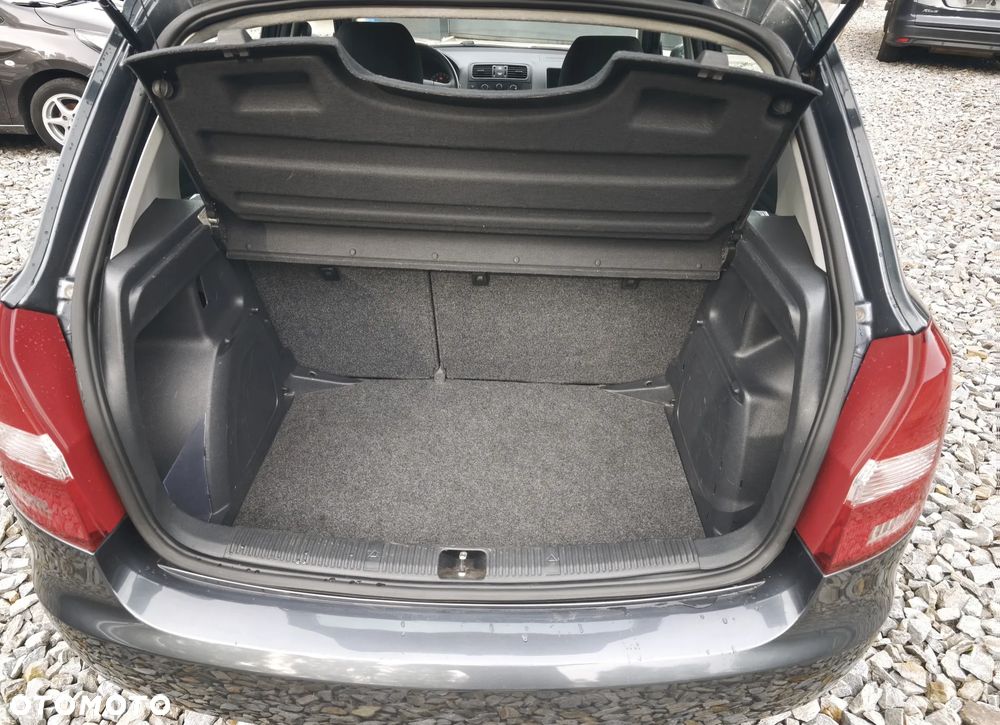 Skoda Fabia 1.2 HTP Ambiente - 17