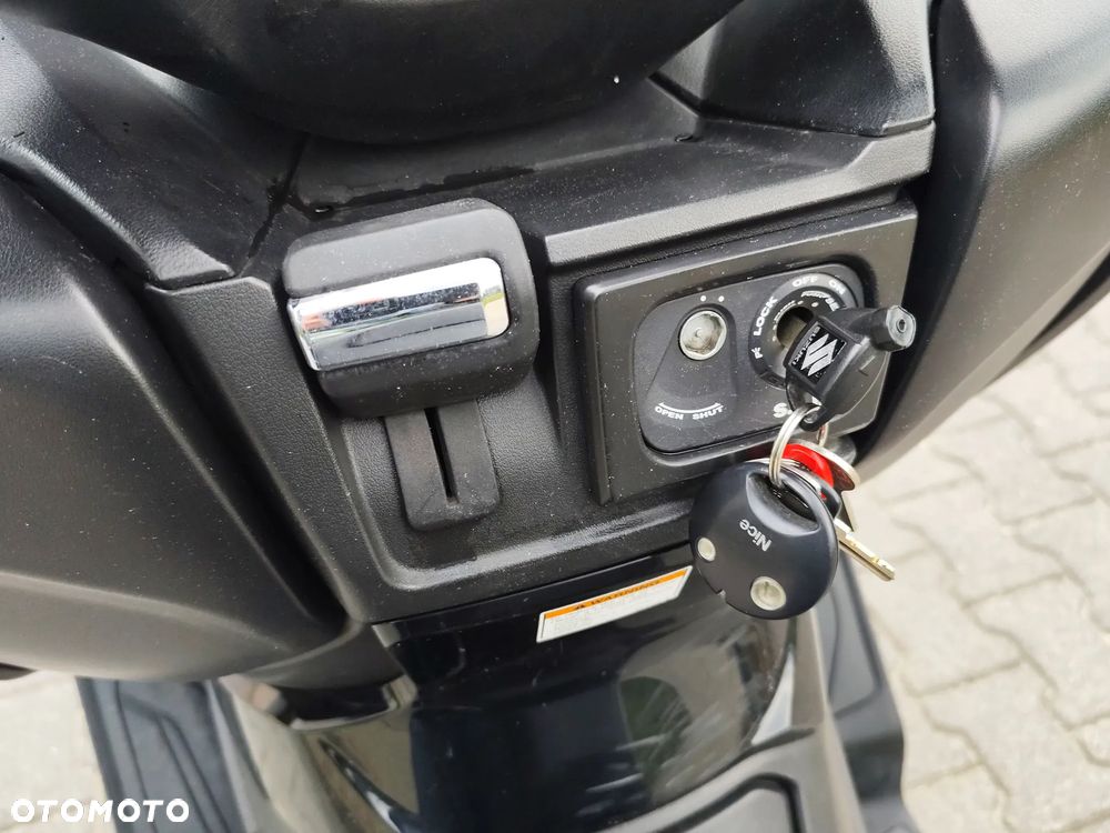 Suzuki Burgman - 19