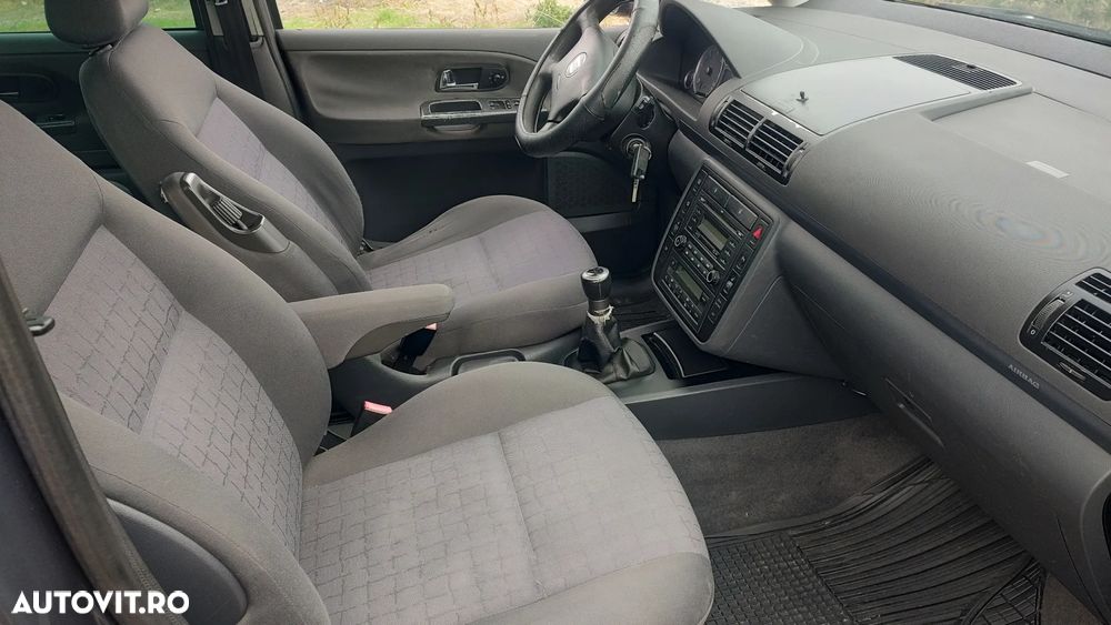 Volkswagen Sharan 1.9TDI Comfortline - 10