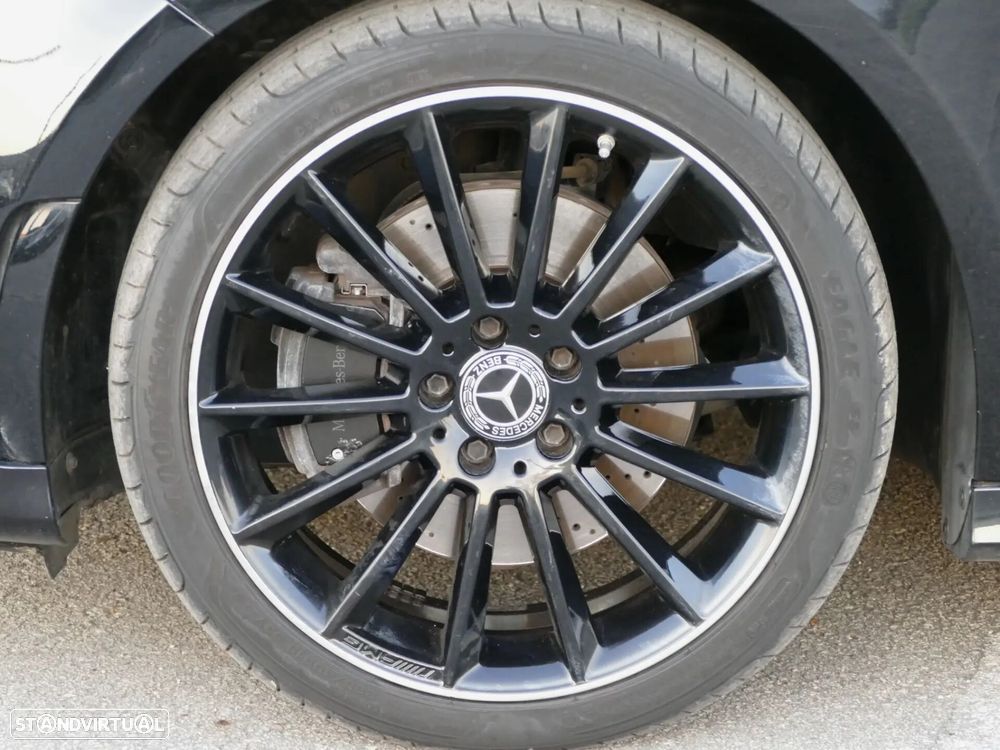Mercedes-Benz A 250 Limousine e AMG Line - 9