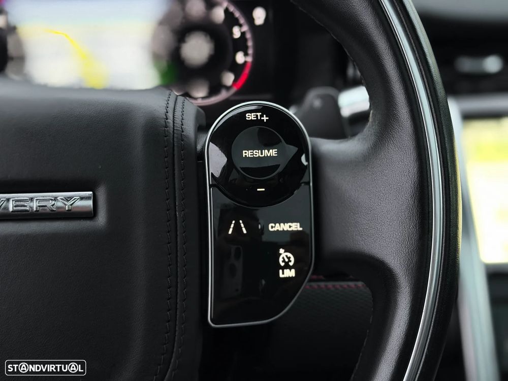 Land Rover Discovery Sport 1.5 I3 P300e AWD R-Dynamic SE - 32