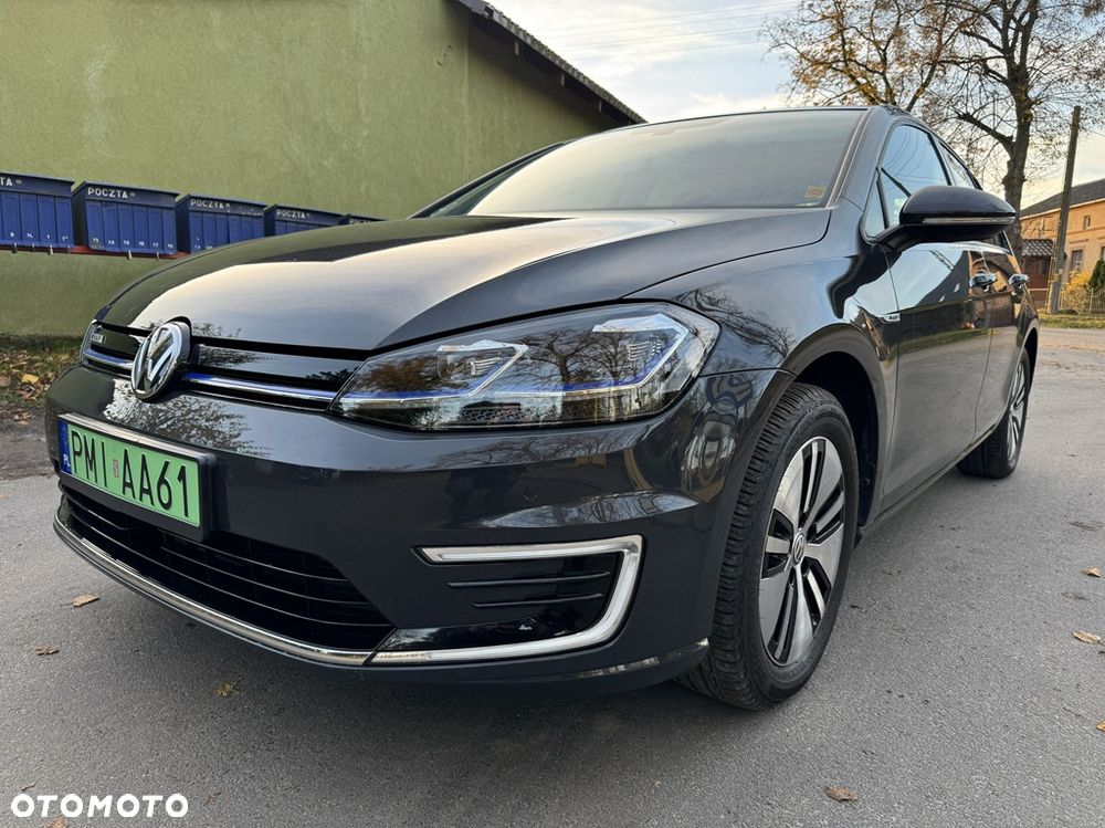 Volkswagen Golf - 2