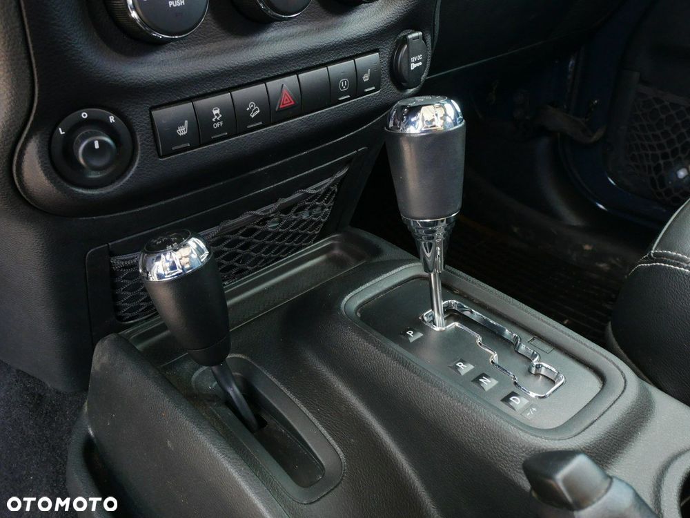 Jeep Wrangler 3.6 Unlim X - 19