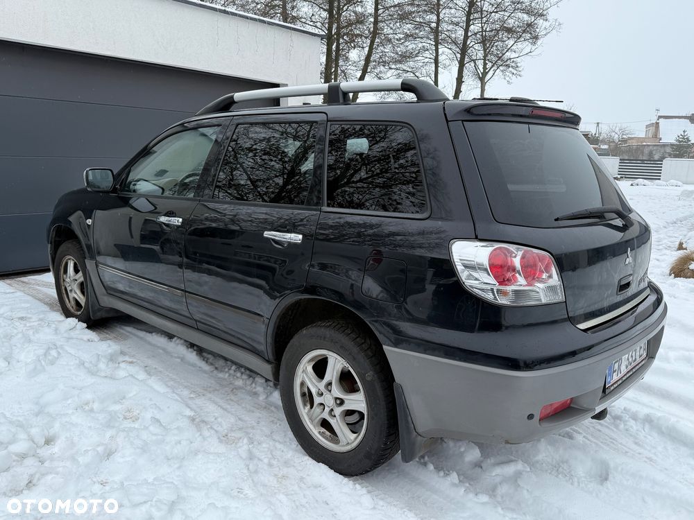 Mitsubishi Outlander 2.0 4WD Intense - 12