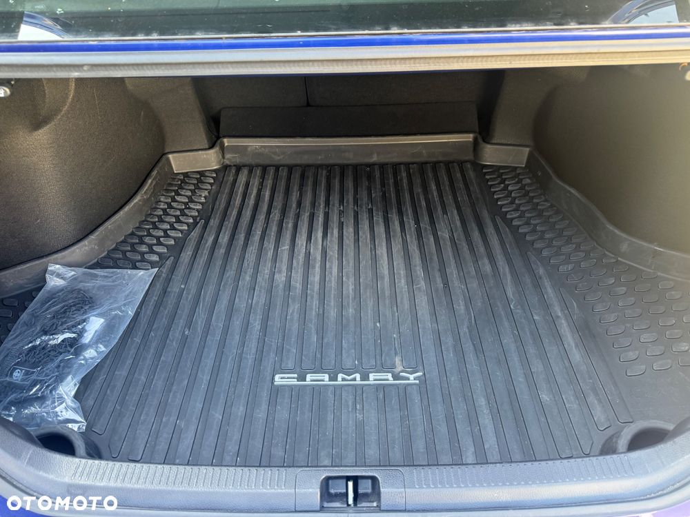Toyota Camry 2.5 Hybrid Comfort CVT - 25